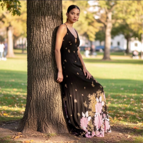 Free People Get To You Floral Printed Maxi Dress in Black Combo Size Small - Picture 2 of 16